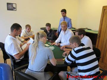 Dealer poker texas holdem