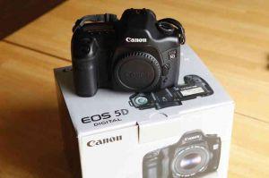 Zbrusu nov Canon EOS 5D Mark II 21MP DS