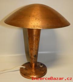 Star stoln lampa z 30. let