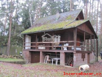 Pkn chata na pozemku 1 868 m2, Hradit