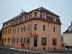 �in�ovn� d�m s provozovnou Ostrov